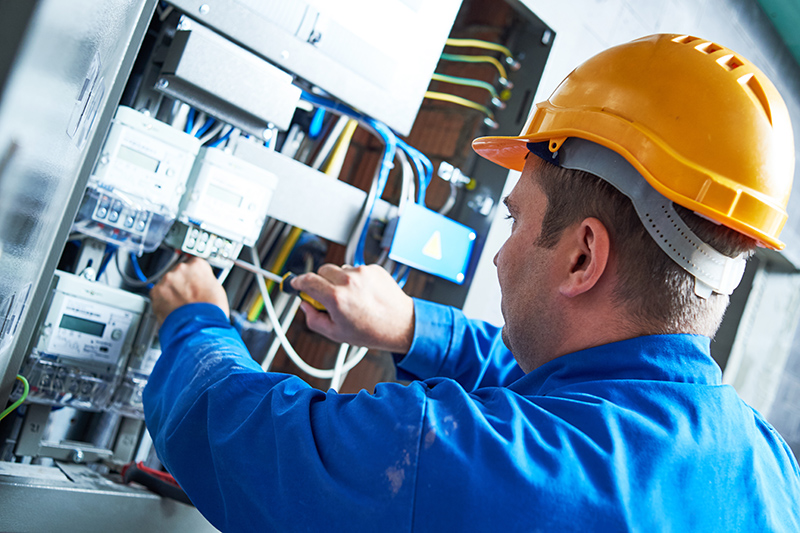 Become An Electrician in Reading Berkshire