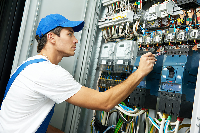 Domestic Electrician in Reading Berkshire